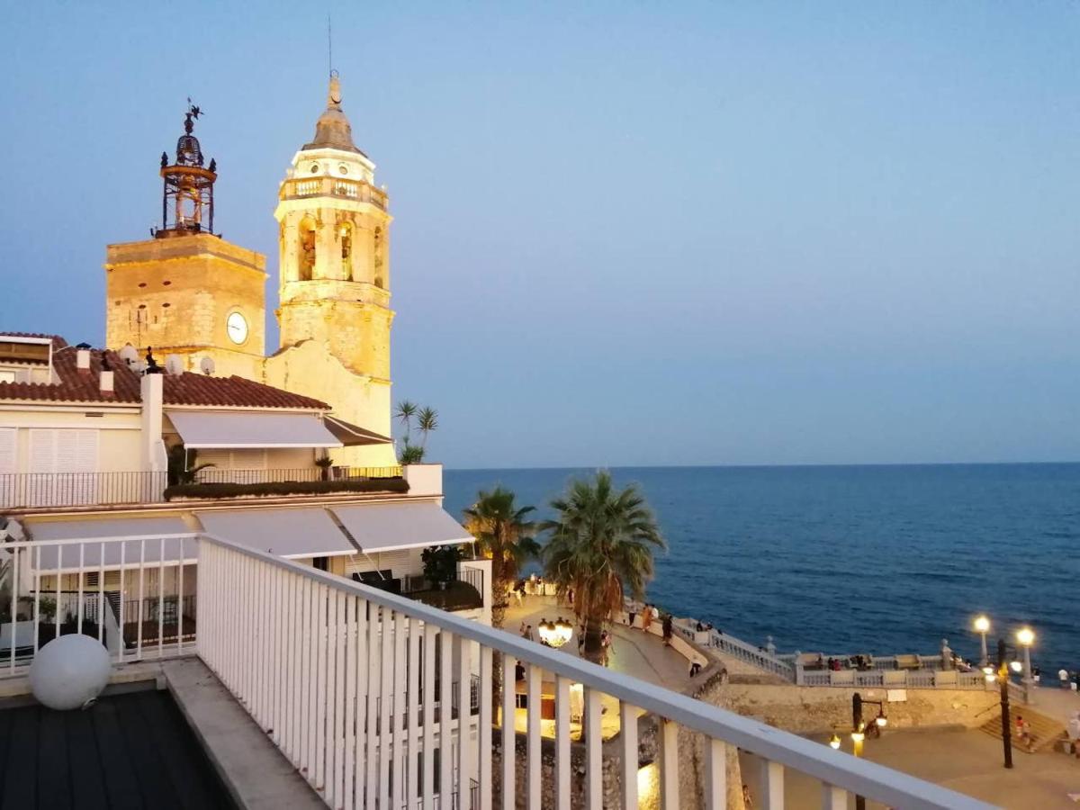 Atico Con Fantasticas Vistas Al Mar Y La Iglesia Apartment Sitges Exterior photo