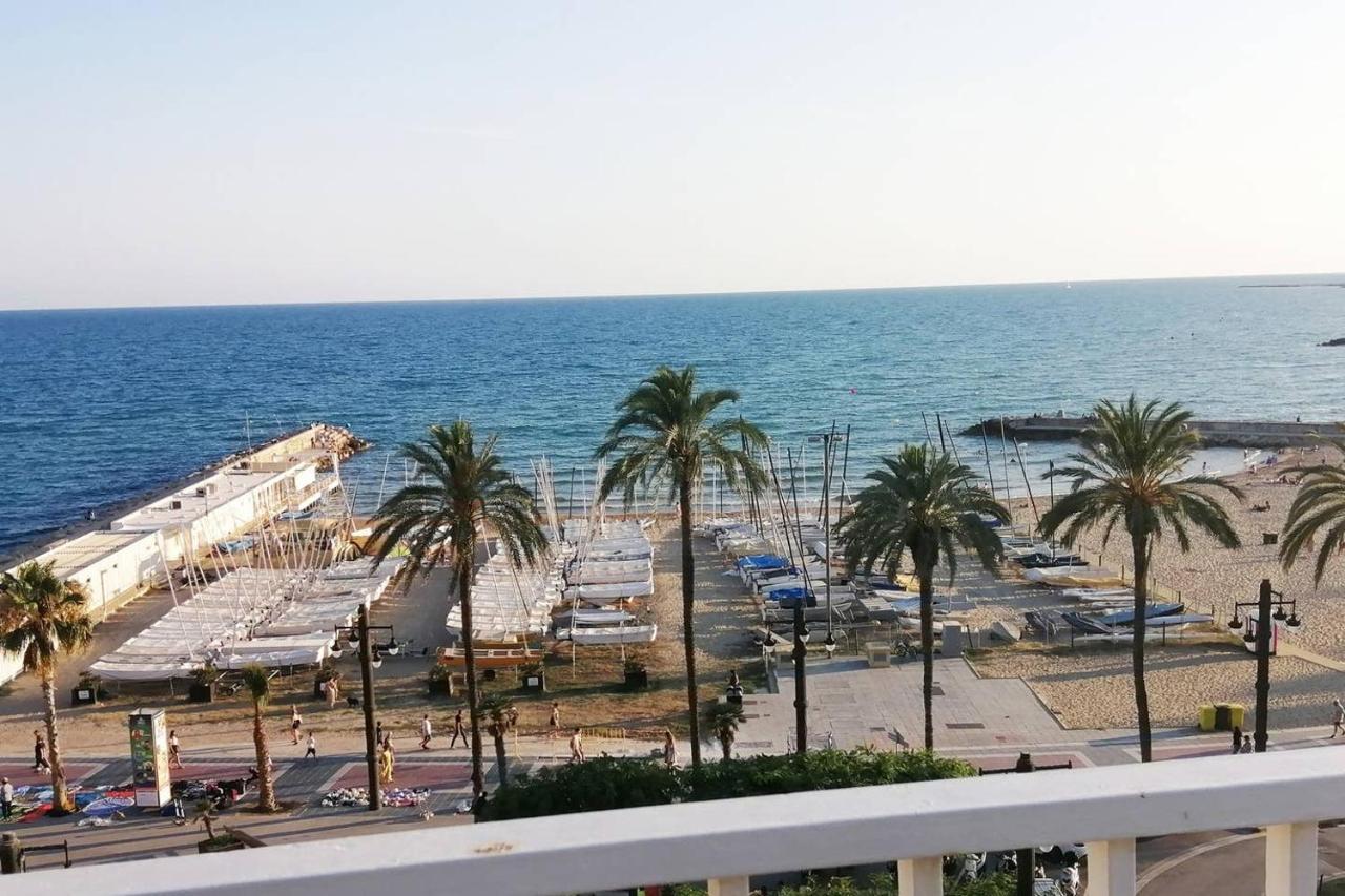 Atico Con Fantasticas Vistas Al Mar Y La Iglesia Apartment Sitges Exterior photo