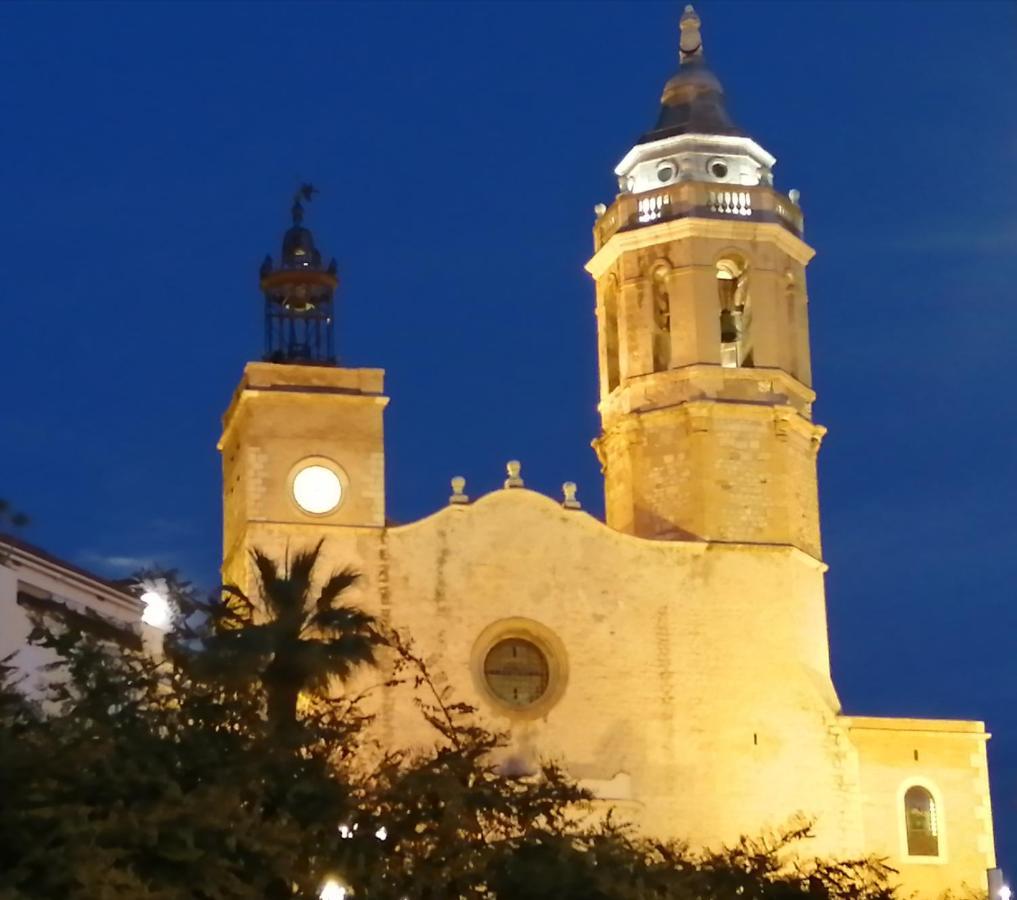 Atico Con Fantasticas Vistas Al Mar Y La Iglesia Apartment Sitges Exterior photo